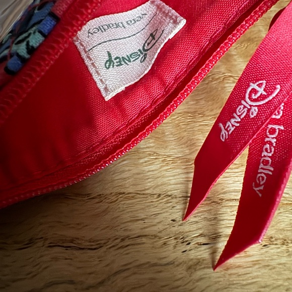 Vera Bradley Disney - Picture 4 of 8